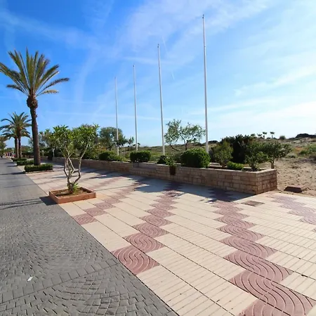 Global Properties, Con Gran Terraza Y Piscina